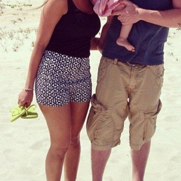 🎉Sale🎉Two piece shorts,crop top set ✨ Worn Once✨ - Picture 4 of 4